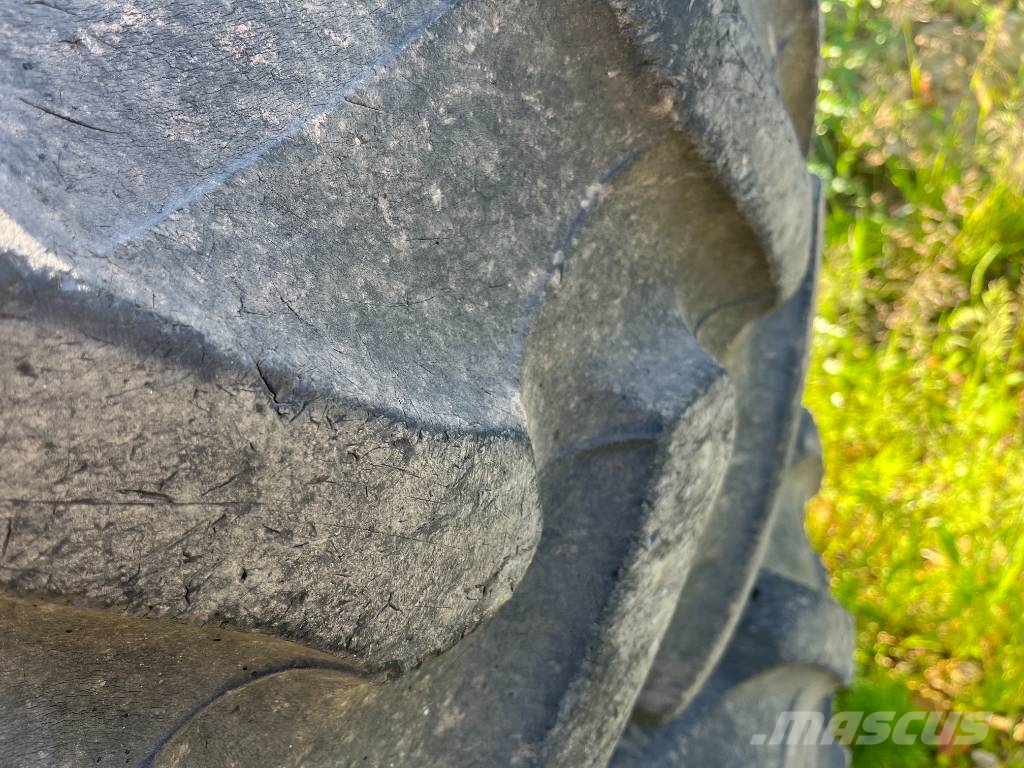  Tvillinghjul Pirelli 520/70R38 ملحقات أخرى للجرارات