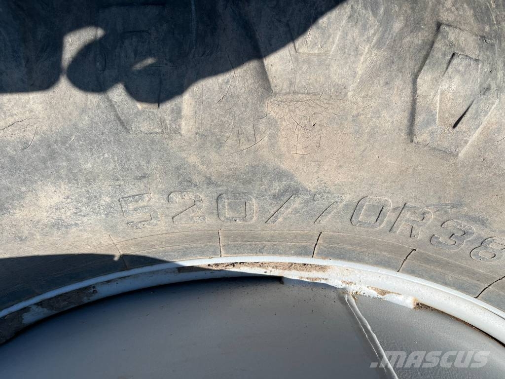  Tvillinghjul Pirelli 520/70R38 ملحقات أخرى للجرارات