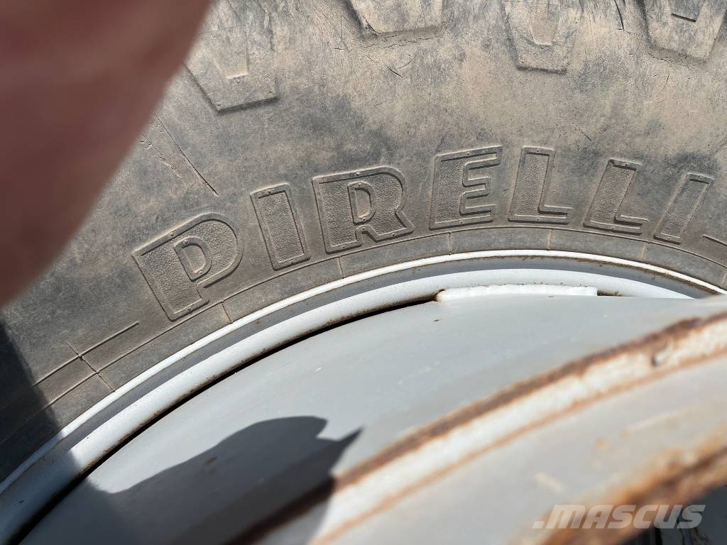  Tvillinghjul Pirelli 520/70R38 ملحقات أخرى للجرارات