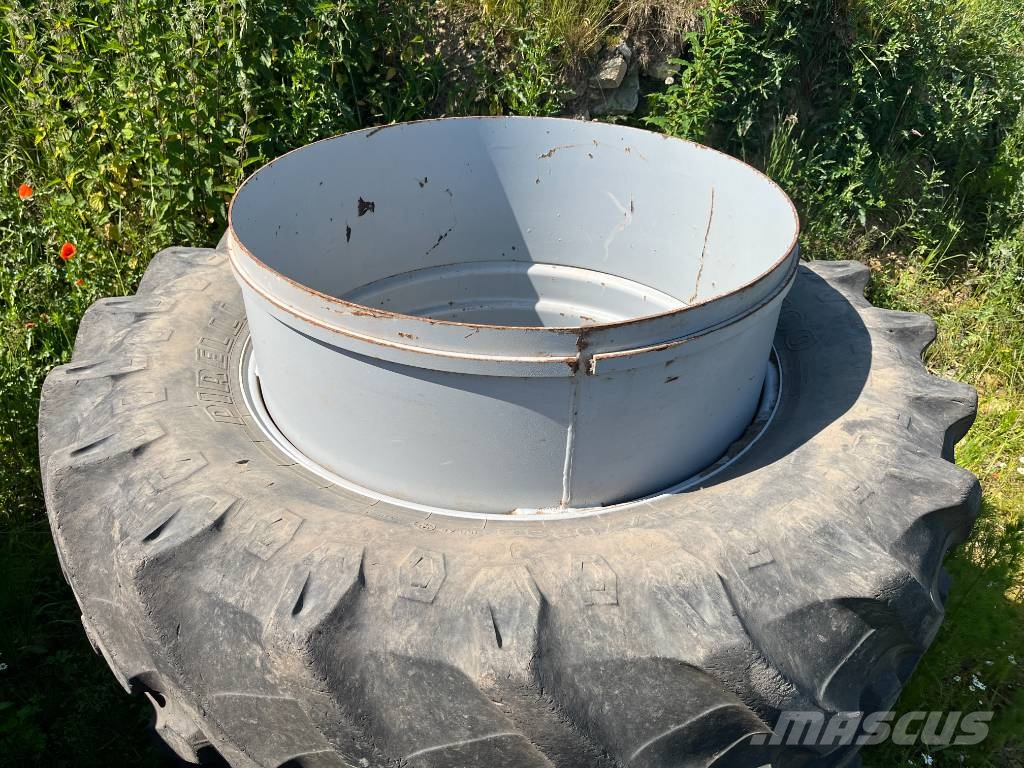  Tvillinghjul Pirelli 520/70R38 ملحقات أخرى للجرارات