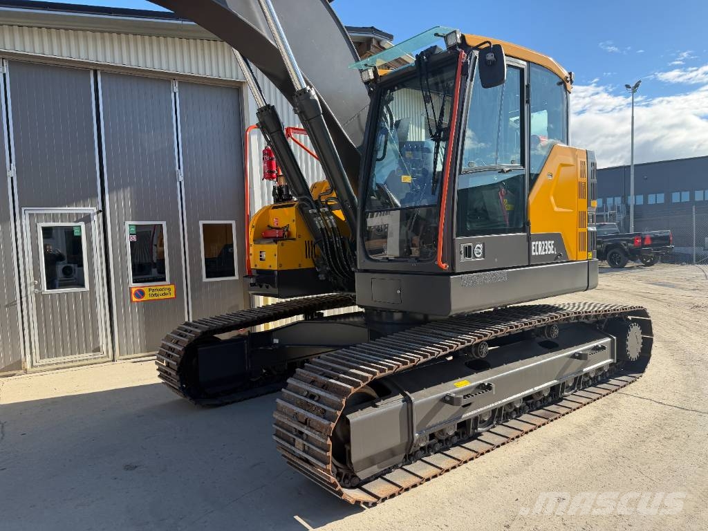 Volvo ECR 235 E Roomikekskavaatorid