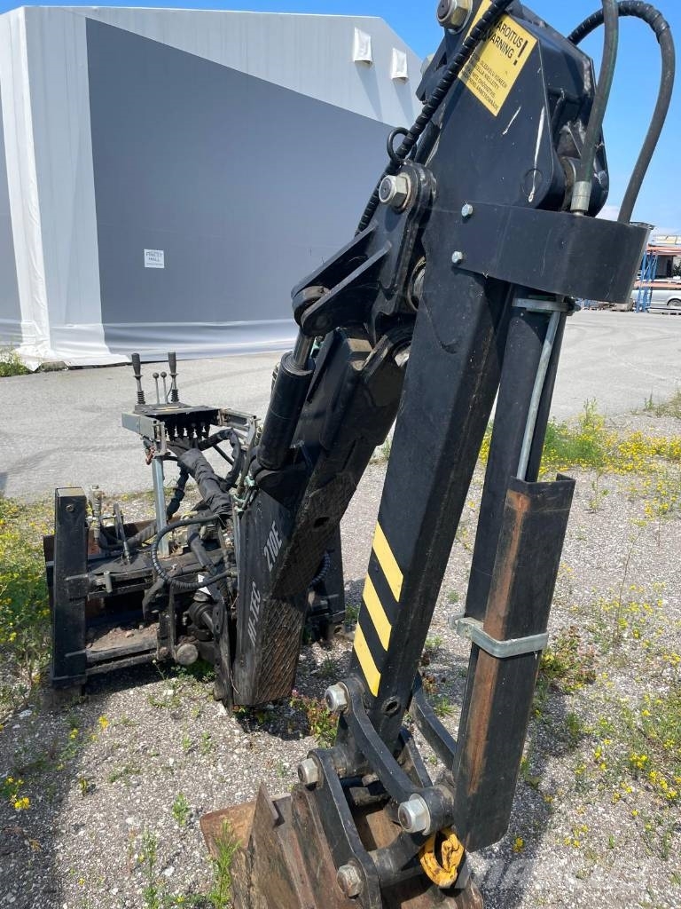 CAT 236 Ładowarki burtowe
