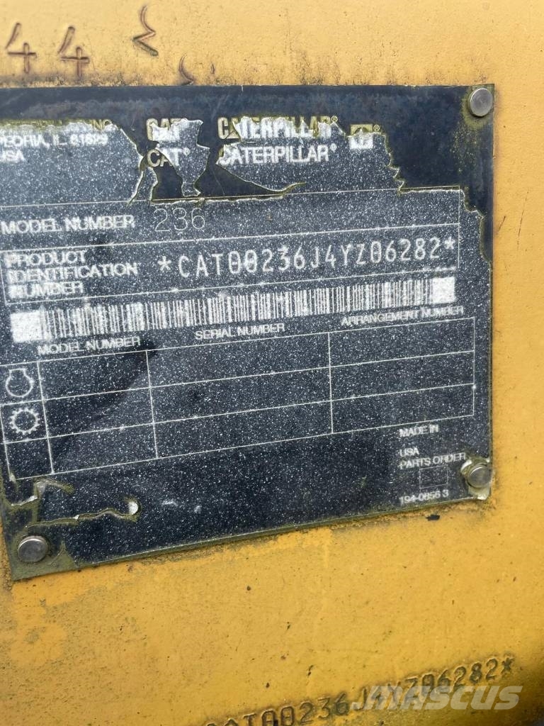 CAT 236 Ładowarki burtowe