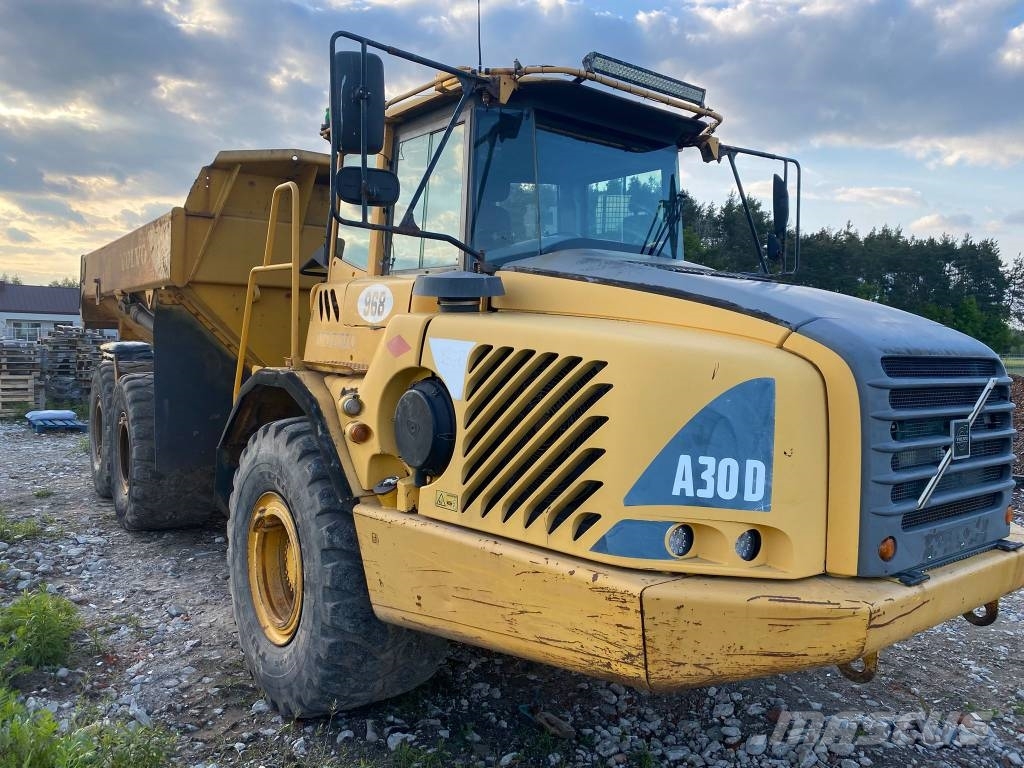 Volvo A 30 D / A30D + tailgate *only 21530 hrs* ساحبات مفصلية