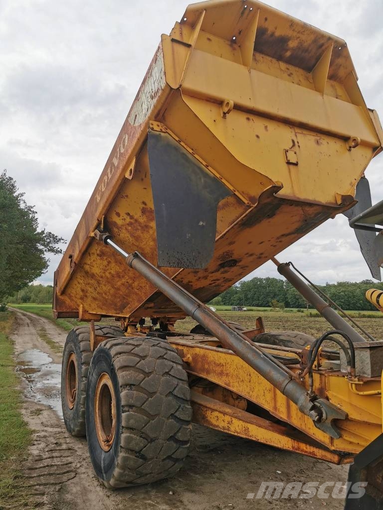 Volvo A 30 D / A30D + tailgate *only 21530 hrs* Articulated Haulers