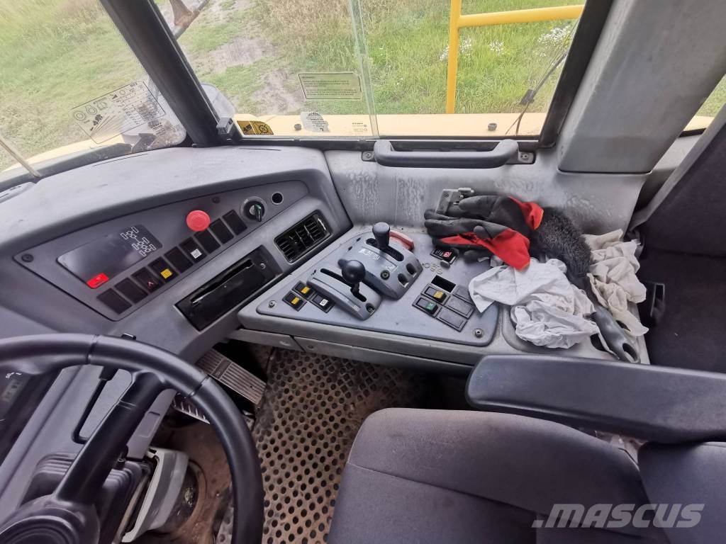 Volvo A 30 D / A30D + tailgate *only 21530 hrs* Articulated Haulers