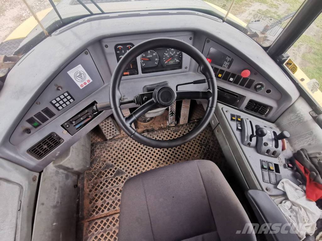Volvo A 30 D / A30D + tailgate *only 21530 hrs* Articulated Haulers