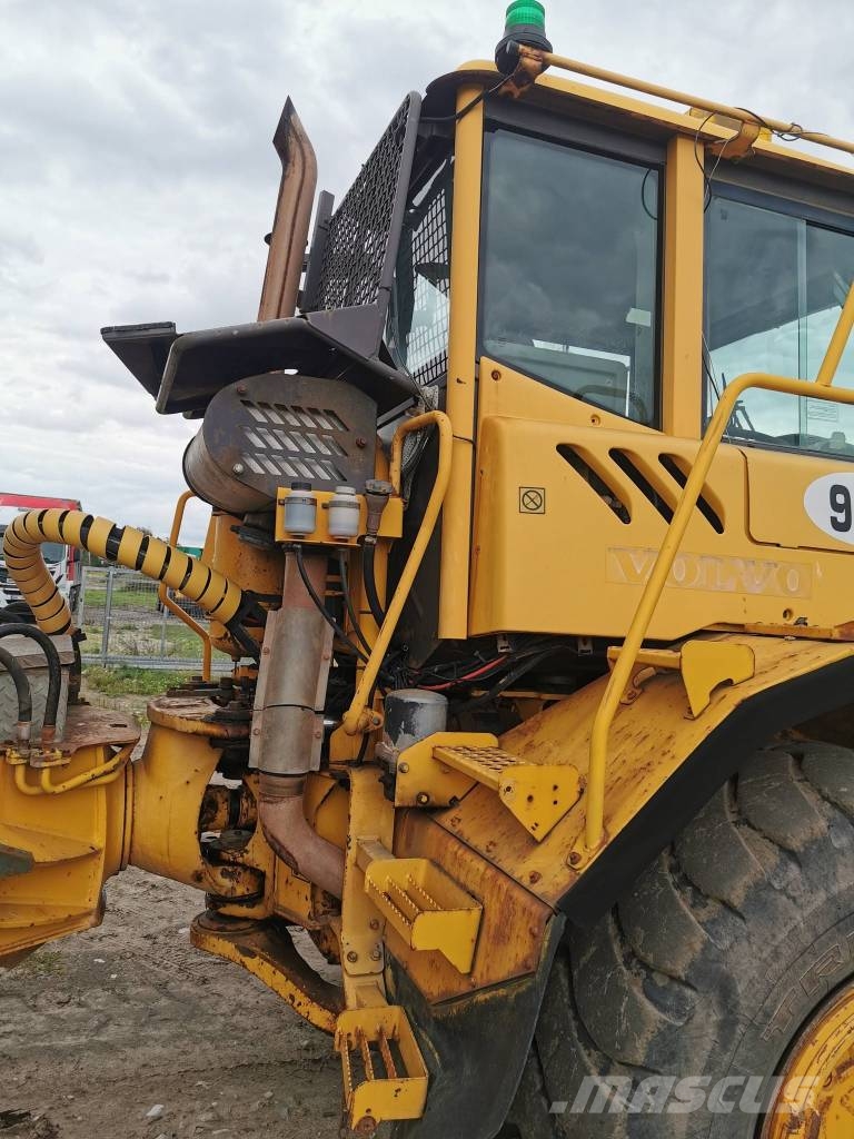 Volvo A 30 D / A30D + tailgate *only 21530 hrs* Articulated Haulers