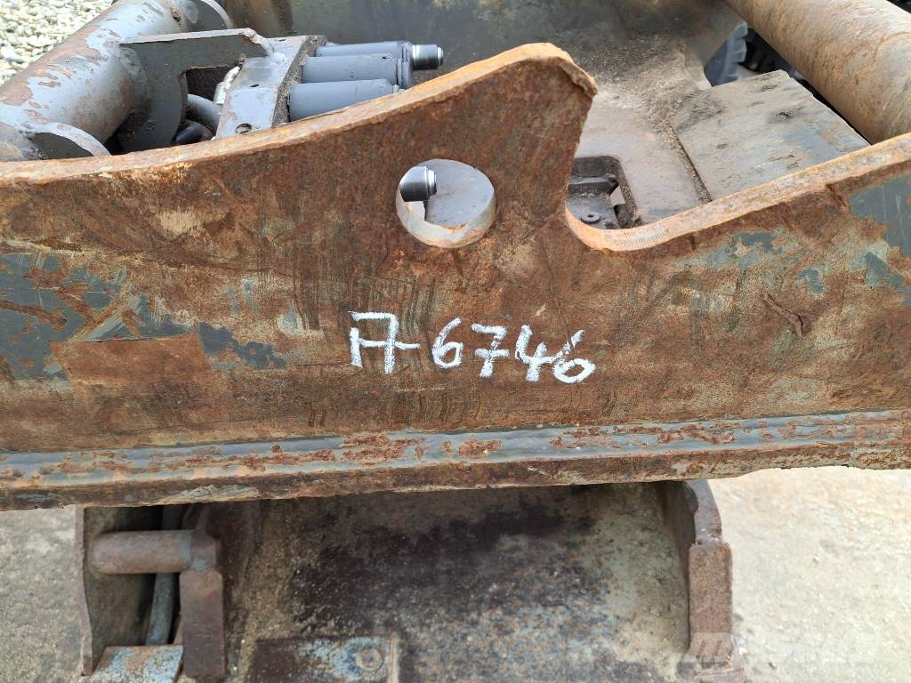 Grabenräumlöffel schwenkbar OQ70/55-2000 #A-6746 جرافات عكسية