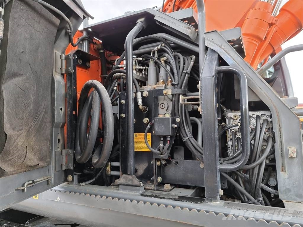 Hitachi ZX 140 W-3 حفارات بعجل