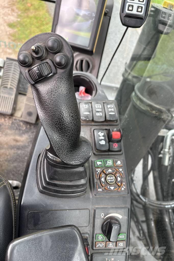 Volvo EW160 E, Makin 3D, Endast 3084H, Humus 8T Ratasekskavaatorid