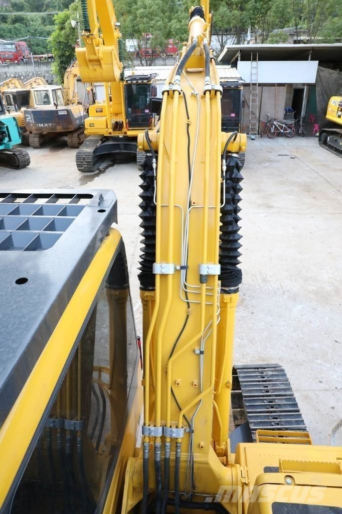 Komatsu PC 130-7 حفارات زحافة