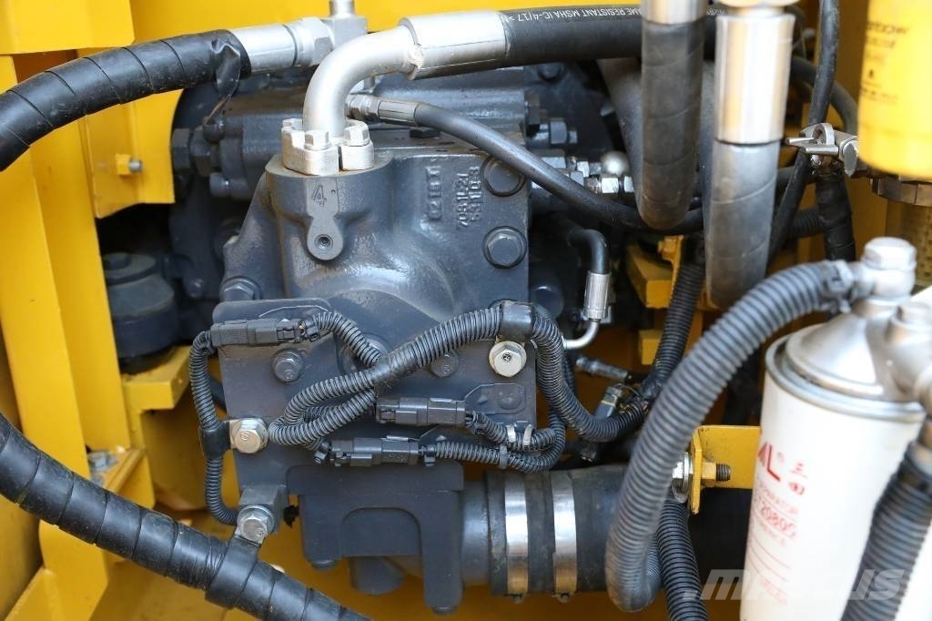 Komatsu PC 130-7 حفارات زحافة
