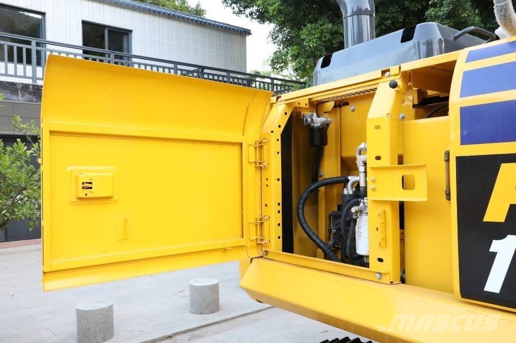 Komatsu PC 130-7 حفارات زحافة