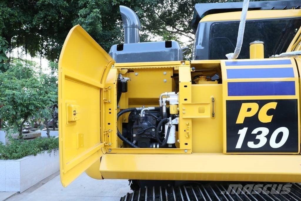 Komatsu PC 130-7 حفارات زحافة