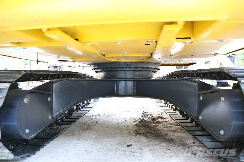 Komatsu PC 130-7 حفارات زحافة