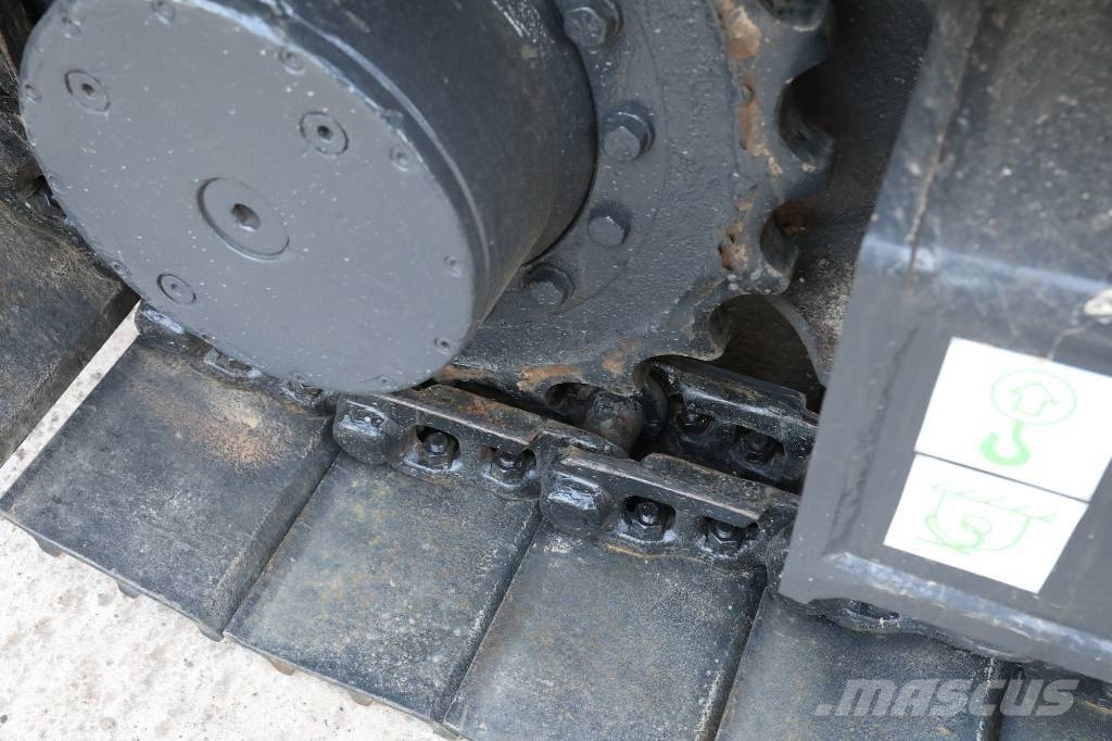 Komatsu PC 130-7 حفارات زحافة