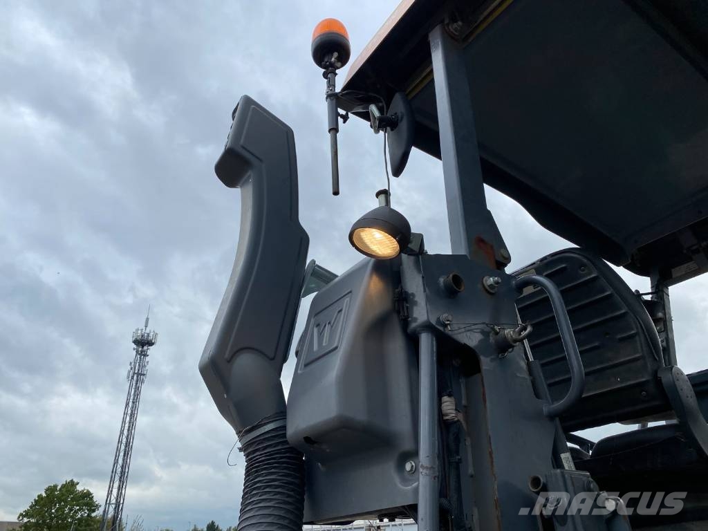 Vögele SUPER 1300-3I Asfaldilaoturid