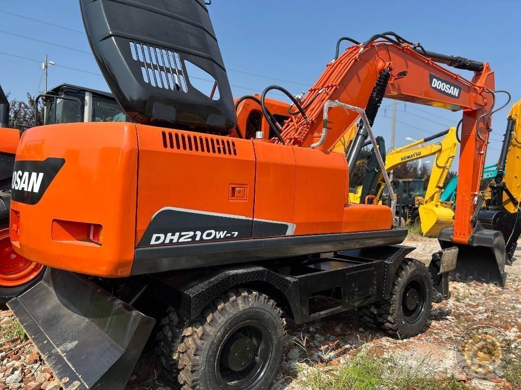Doosan DH 210 W-7 Gravemaskiner på hjul