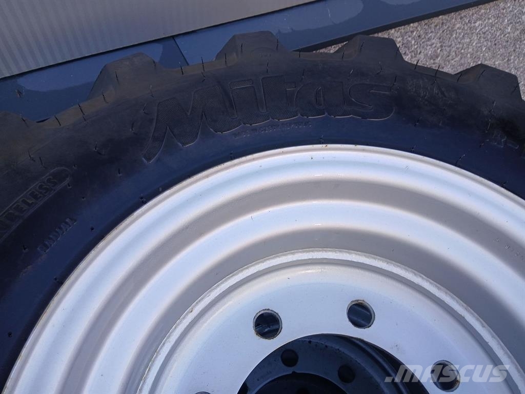 Mitas 325/70R18-Tire/Reifen/Band Pneus, rodas e aros