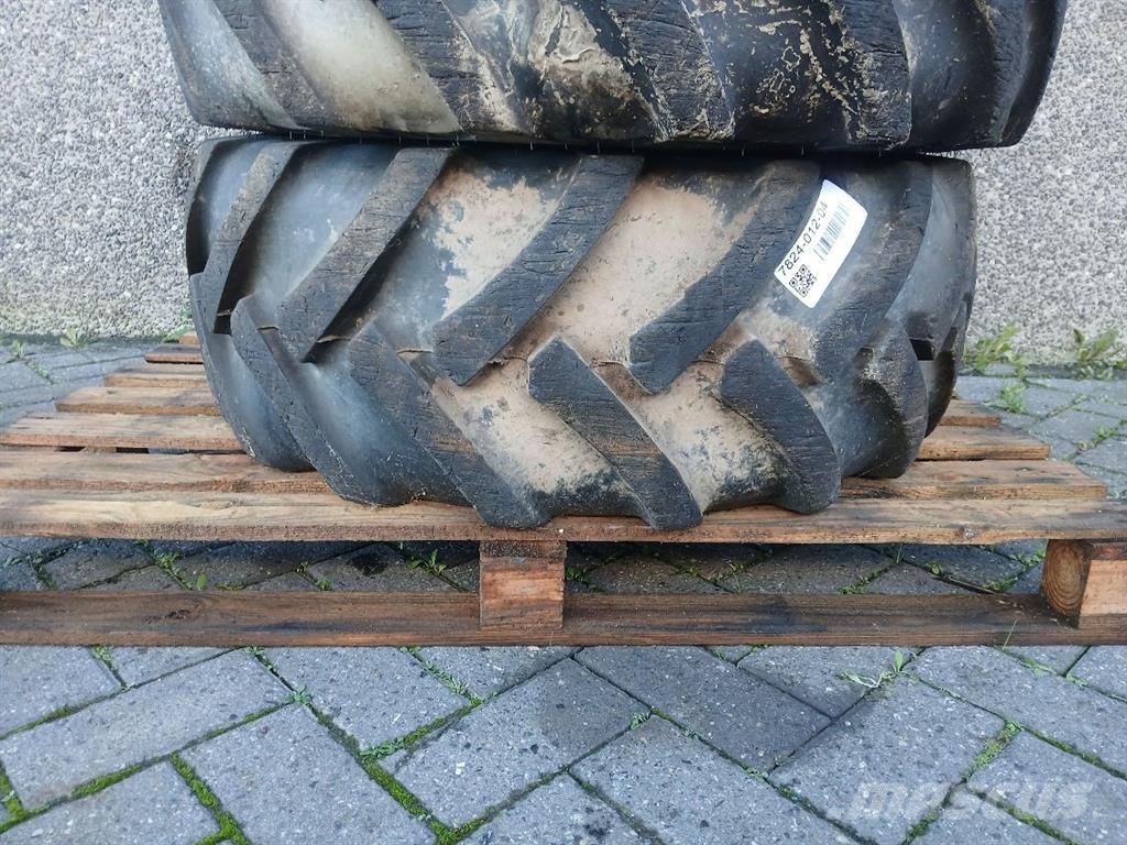 Mitas 325/70R18-Tire/Reifen/Band Pneus, rodas e aros