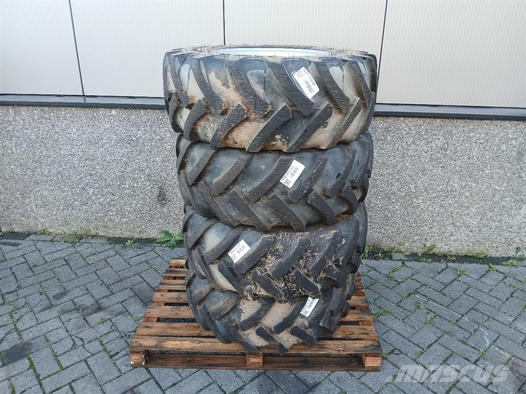 Mitas 325/70R18-Tire/Reifen/Band Pneus, rodas e aros