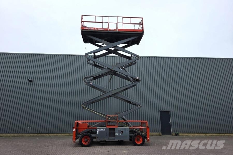 SkyJack SJ9250RT Diesel, 4x4 Drive, 17.2m Working Height, Plataformas tijera