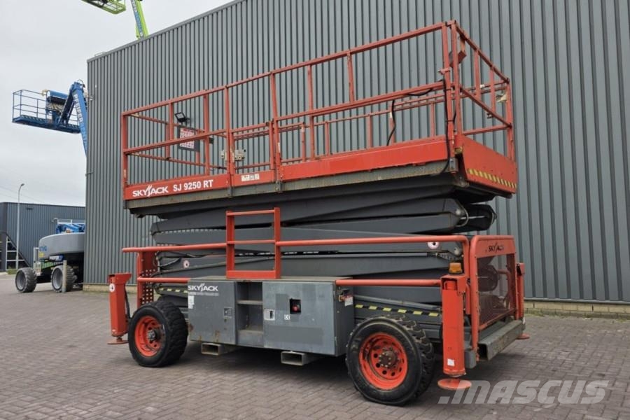 SkyJack SJ9250RT Diesel, 4x4 Drive, 17.2m Working Height, Plataformas tijera