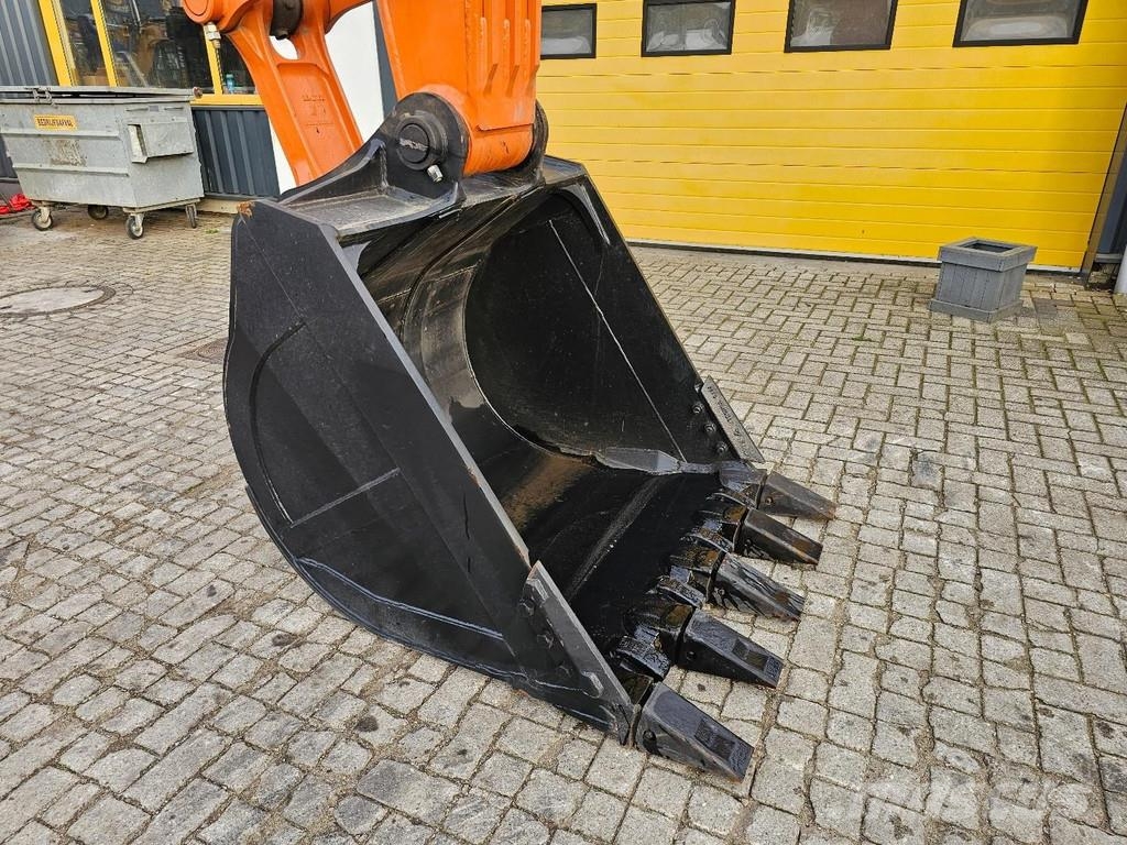 Hitachi EX215LC-5G Excavadoras de cadenas