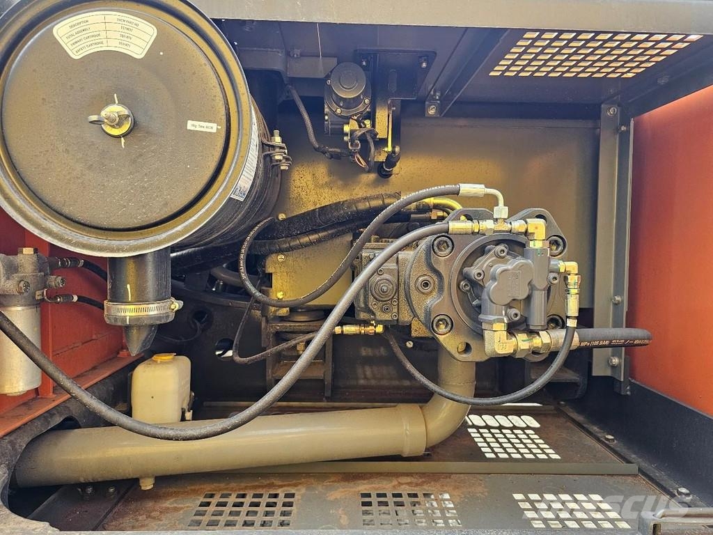 Hitachi EX215LC-5G Koparki gąsienicowe