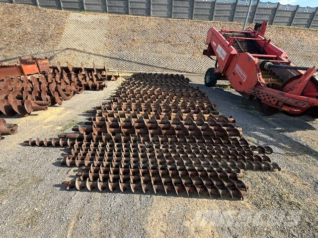 Bauer WAMET WIERTŁA SZNEKI ŚWIDRU 180MM Drilling equipment accessories and spare parts