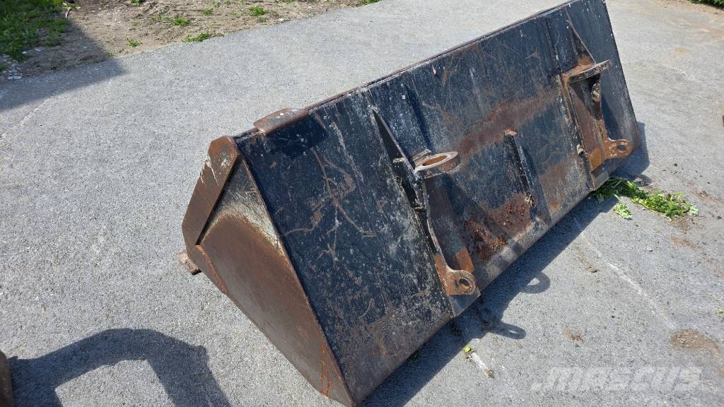 John Deere 3420 Lauksaimniecības pacēlāji
