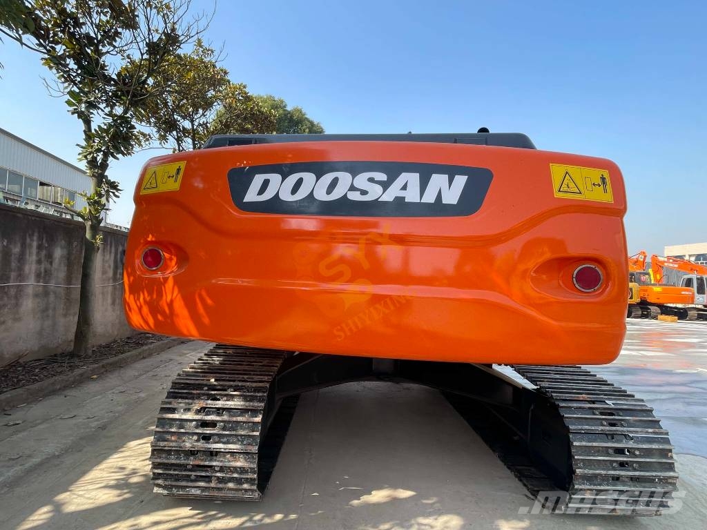 Doosan DX 225 LCA Raupenbagger