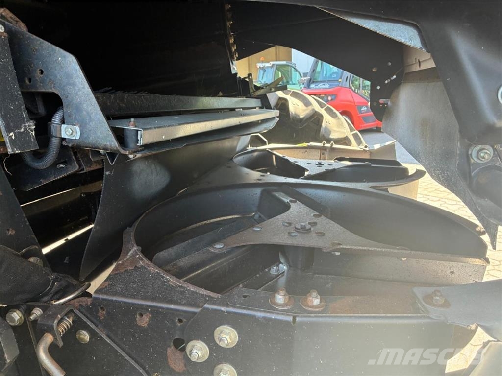 New Holland CR 8080 حصادات