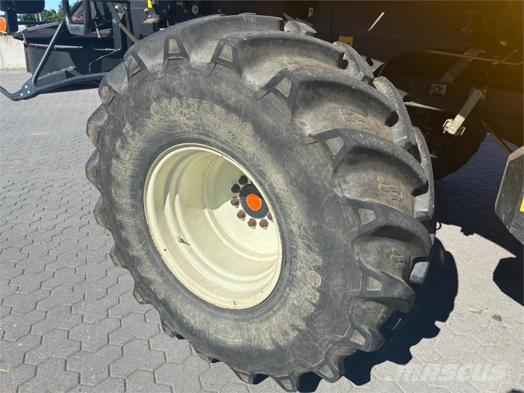 New Holland CR 8080 حصادات