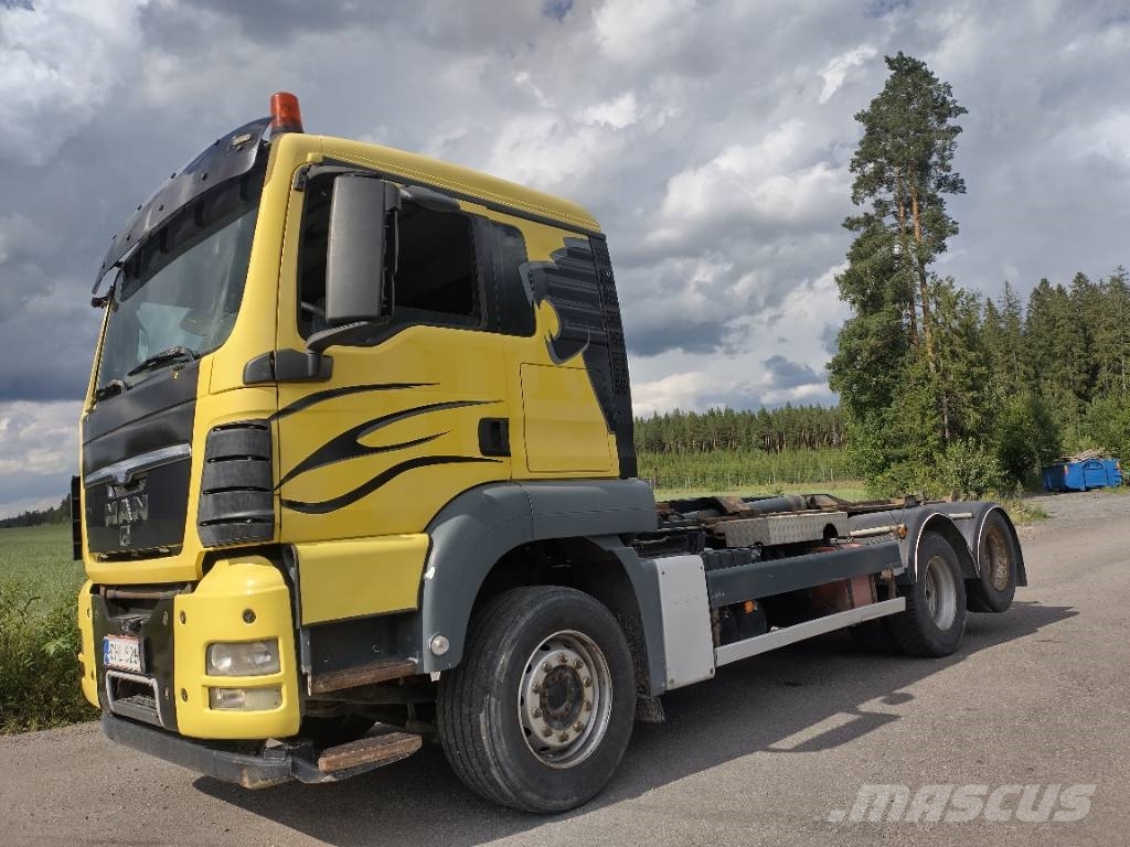 MAN TGX 26.480 6x2 Vak koukkulaite Камиони с кран с кука