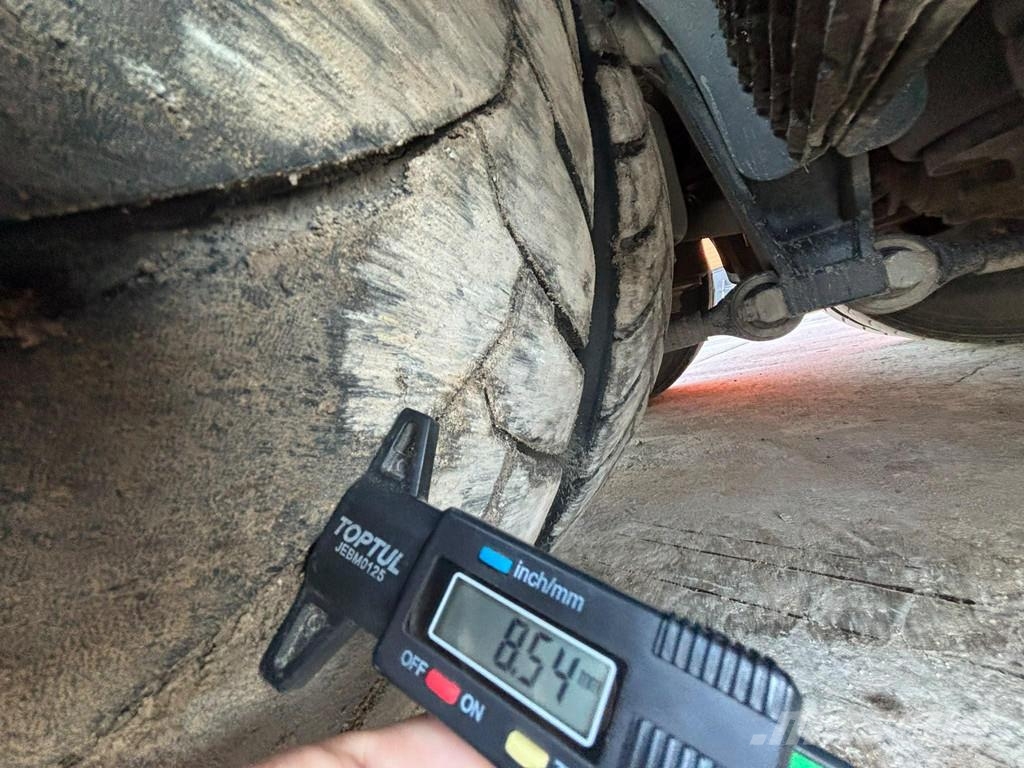 MAN TGS 35.500 8x4*4 EFFER 265/5S / BOX L=5730 mm Camion plateau ridelle avec grue