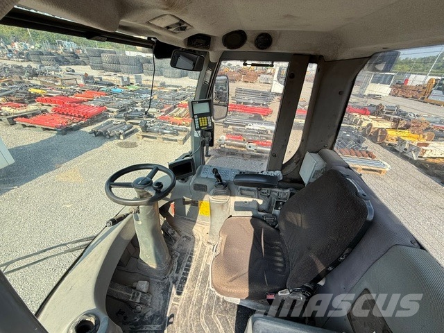 Liebherr L 580 2Plus2 USED CAB كابينة والداخلية