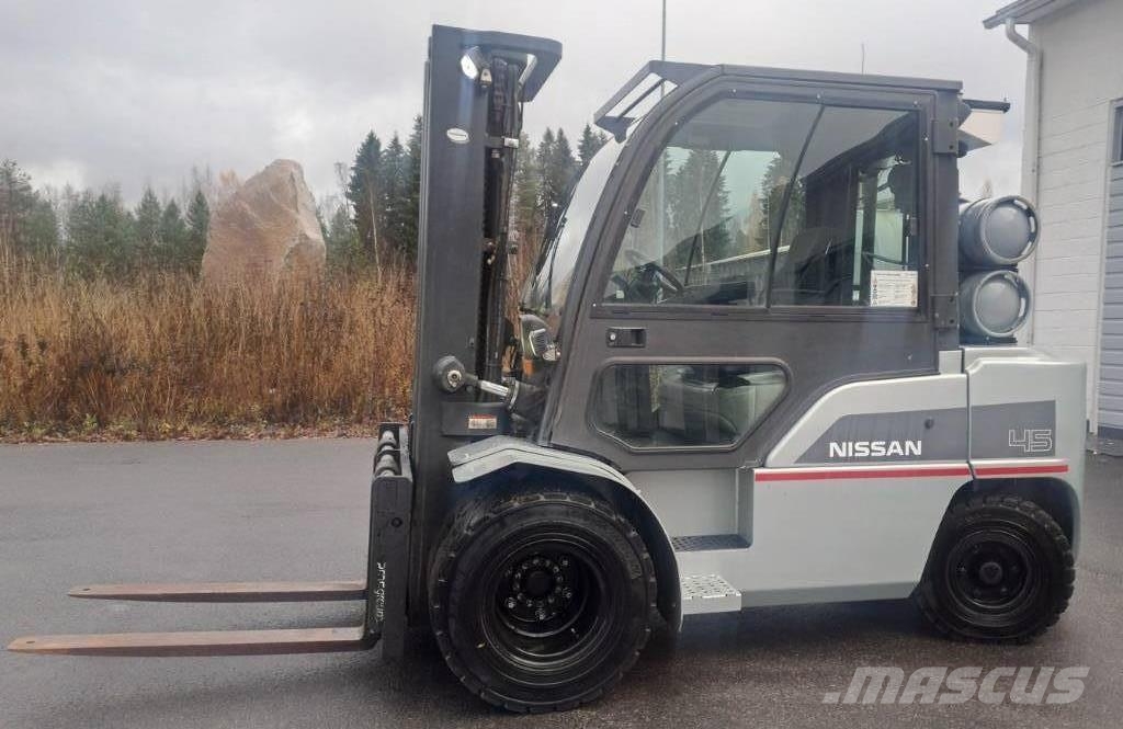 Nissan J1F4 A 45 LY LPG forklifts