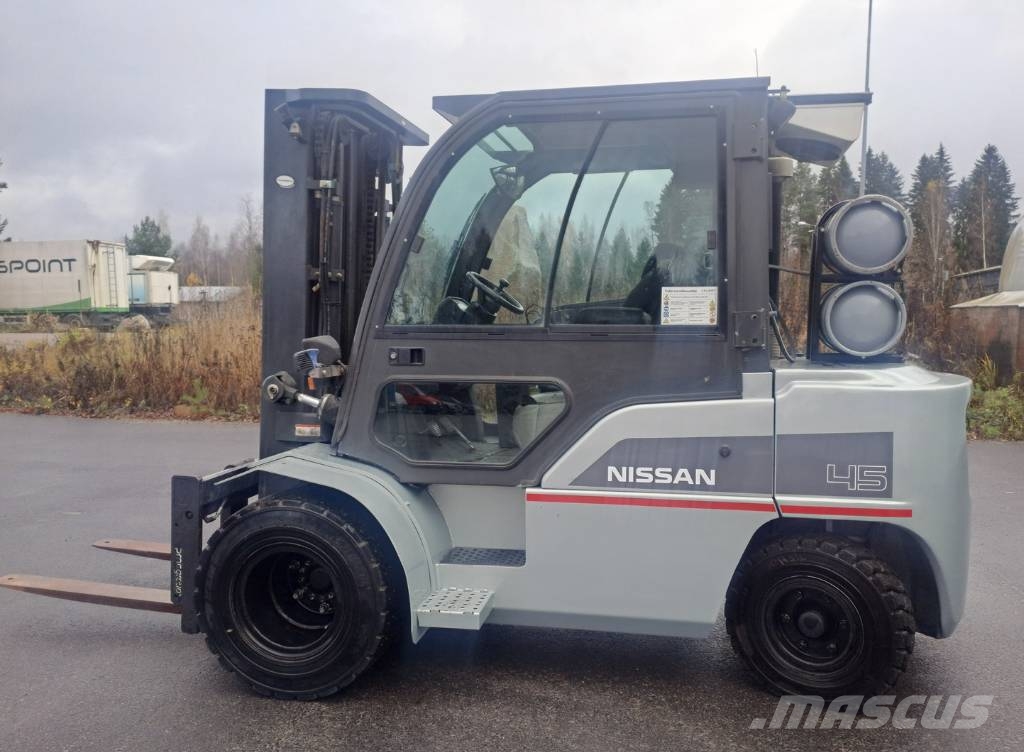 Nissan J1F4 A 45 LY LPG forklifts