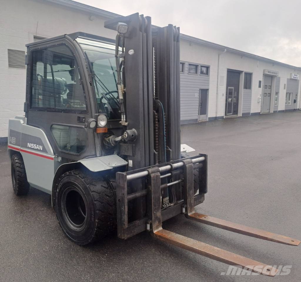 Nissan J1F4 A 45 LY LPG forklifts