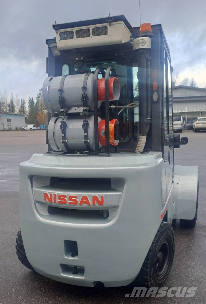 Nissan J1F4 A 45 LY LPG forklifts