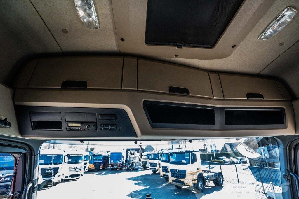 Mercedes-Benz ACTROS 1843 LS+KIPHYDR. Sadulveokid