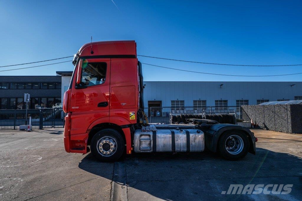 Mercedes-Benz ACTROS 1843 LS+KIPHYDR. Sadulveokid