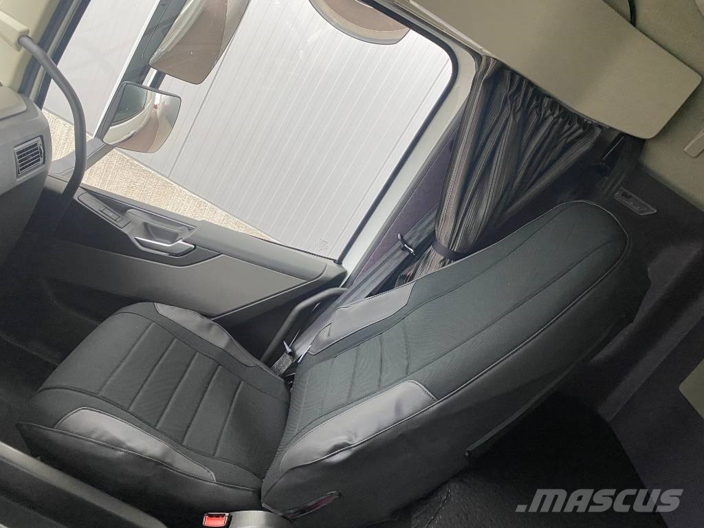 Volvo FM330 - Leie? Samochody ciężarowe ze skrzynią zamkniętą
