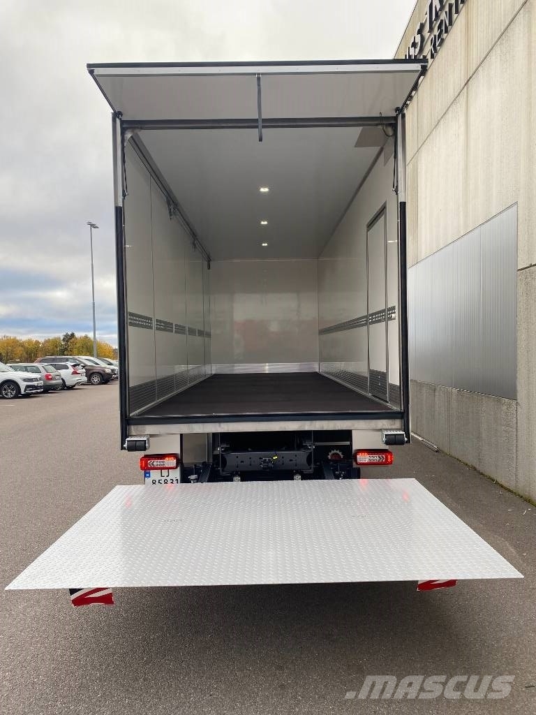Volvo FM330 - Leie? Samochody ciężarowe ze skrzynią zamkniętą