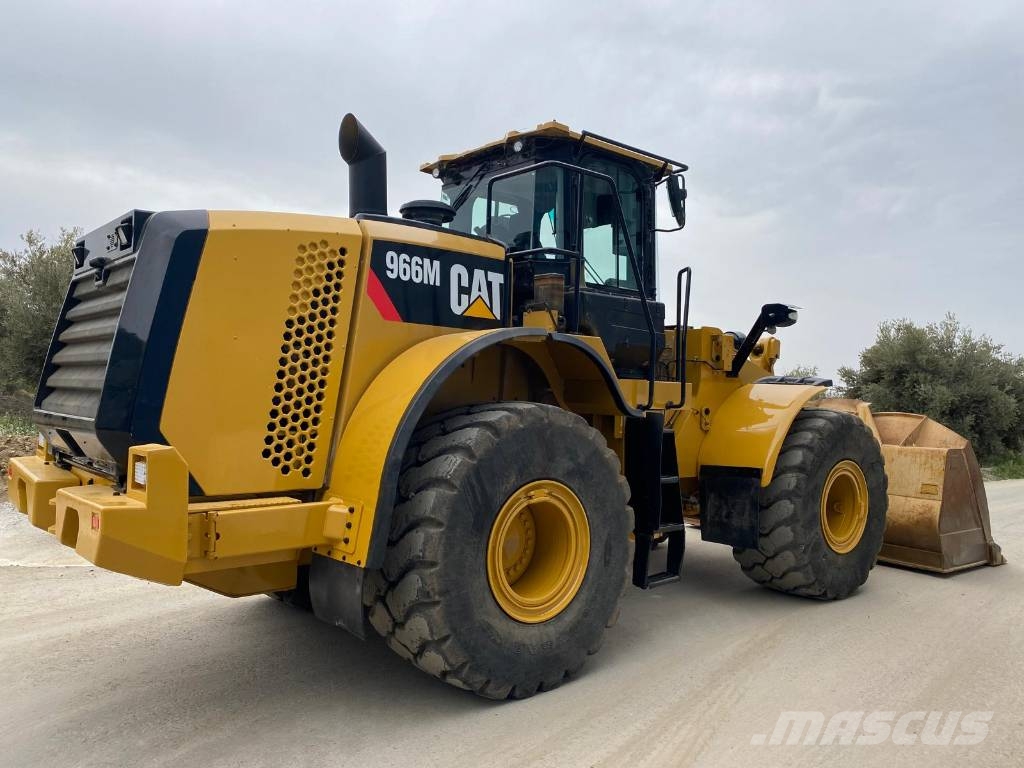 CAT 966M Gumikerekes homlokrakodók