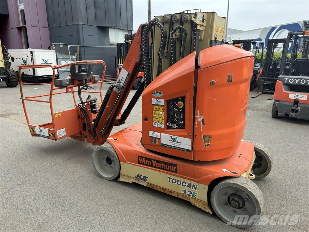 JLG Toucan 12E (1933) Vertikalna dvigala