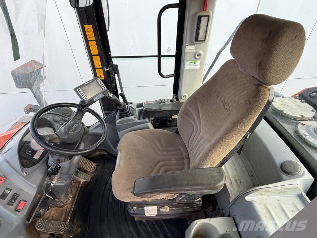 Hitachi ZW250-6 - Automatic Greasing / Weight System Kolesni nakladalci