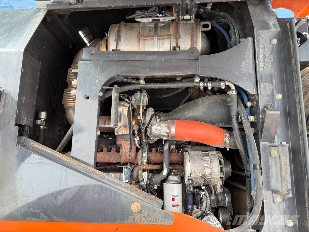 Hitachi ZW250-6 - Automatic Greasing / Weight System Kolesni nakladalci